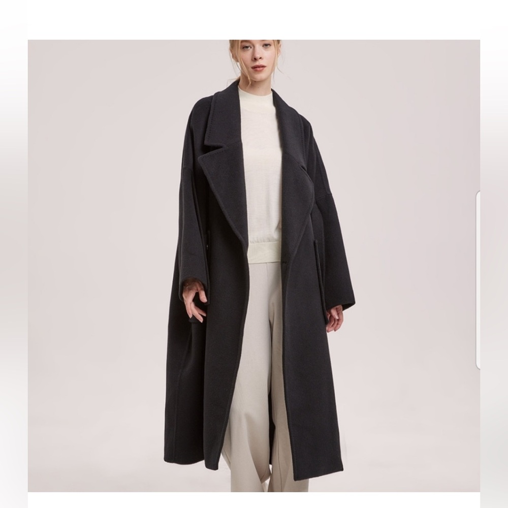 NWT Londyn Shawl Collar 100% Merino
Wool Coat Black- NAP
Loungewear